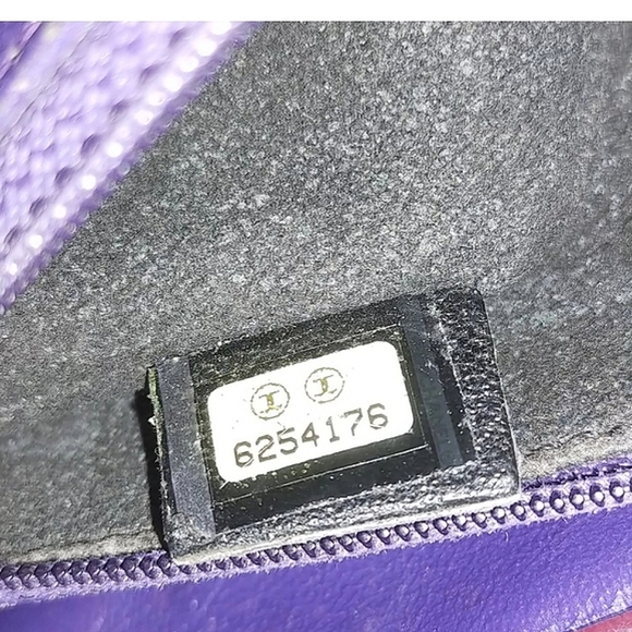 CHANEL PATENT LEATHER BAG - Picture 6 of 6